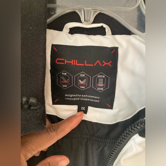 NEW-White Fur-Trimmed Winter Jacket
by Chillax - Picture 12 of 15